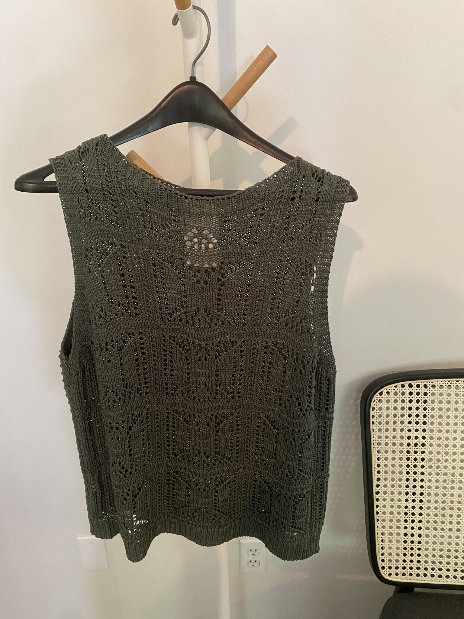 Featured image for Débardeur en crochet vert forêt