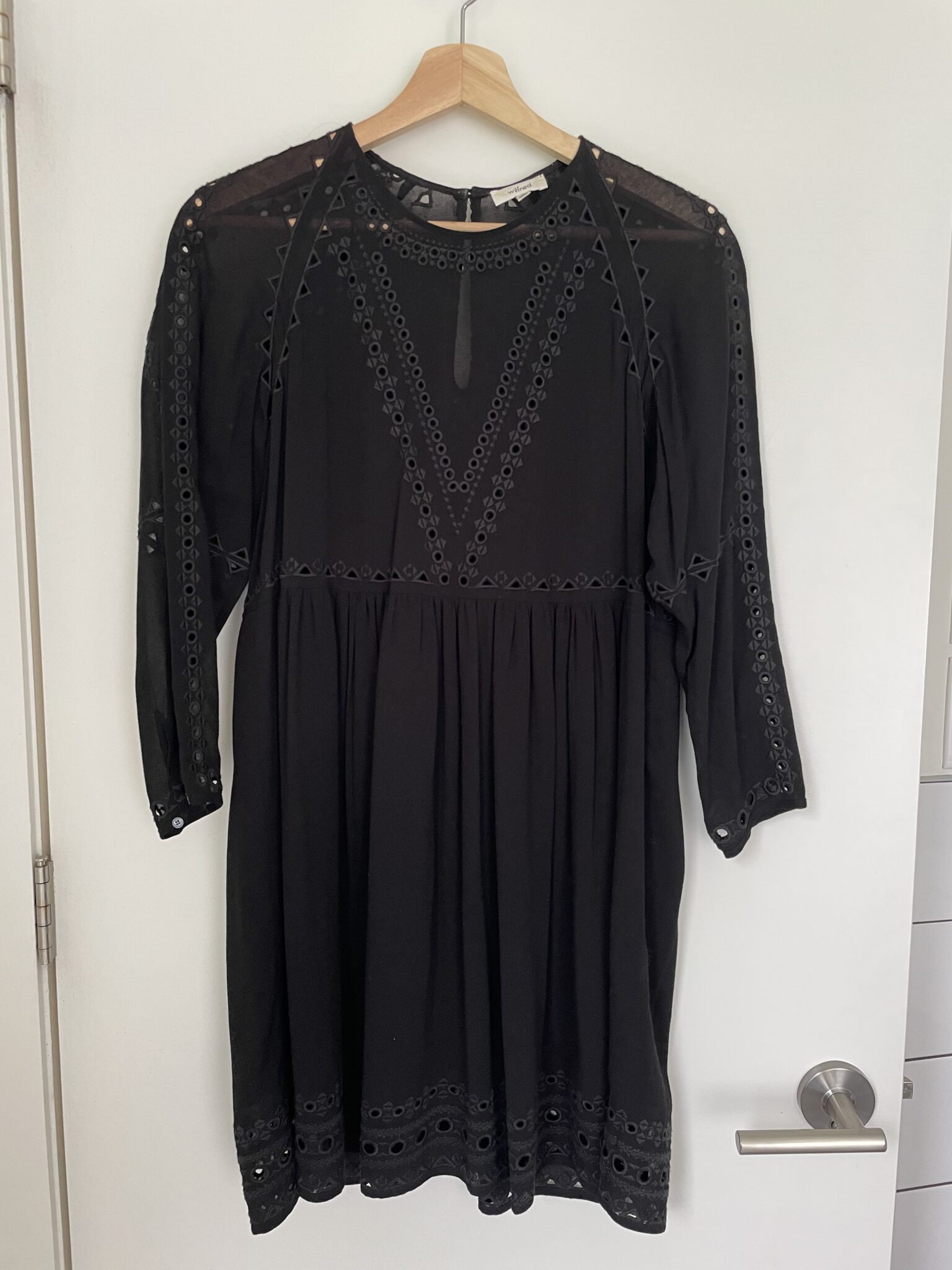 Featured image for Robe Aritzia -Wilfred