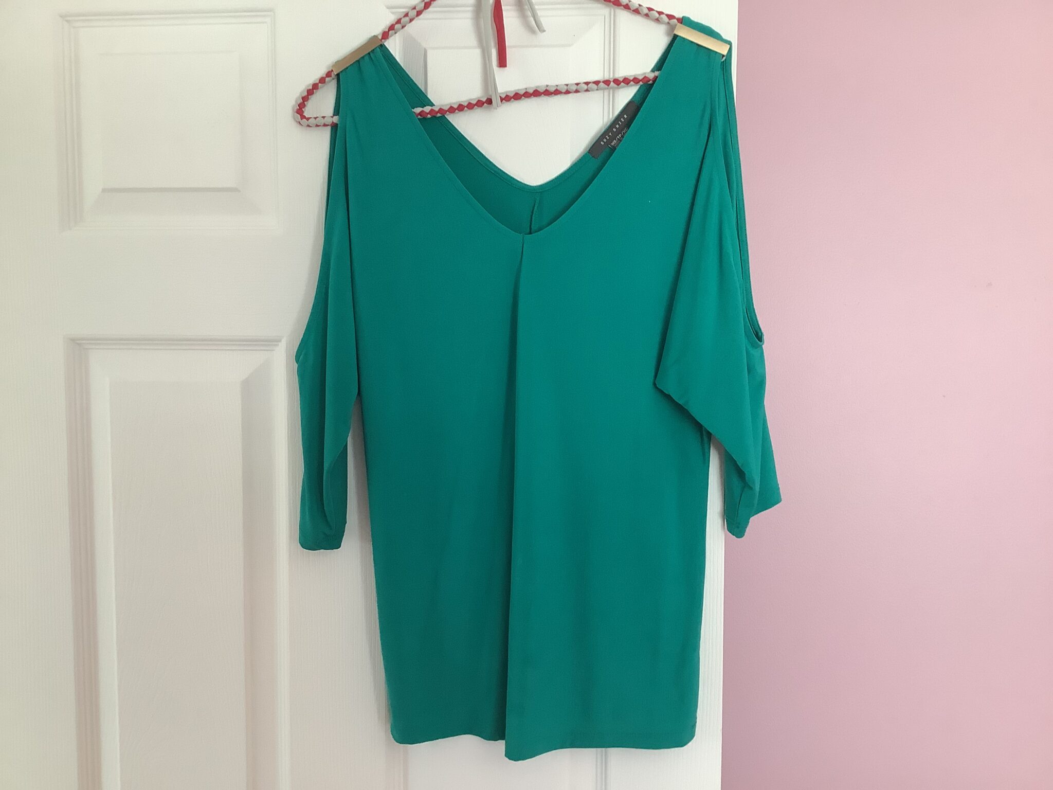 Featured image for Waistcoat with open shoulders