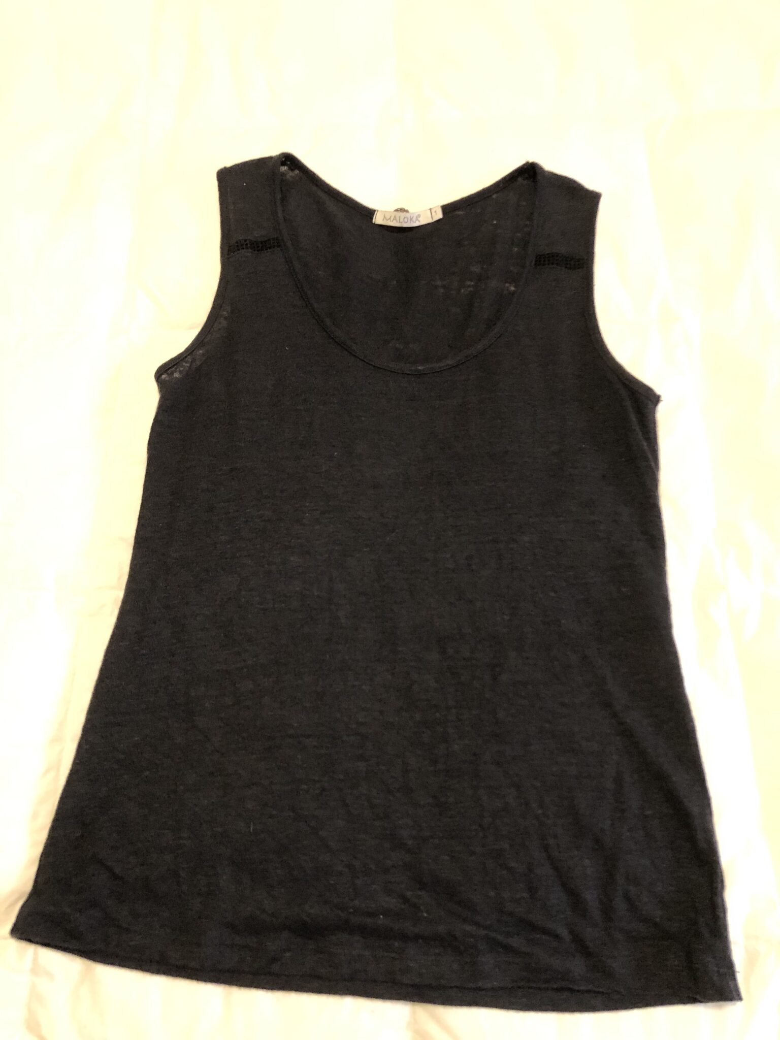 Featured image for Camisole noire 💯 lin ☀️ Small (4-6ans)