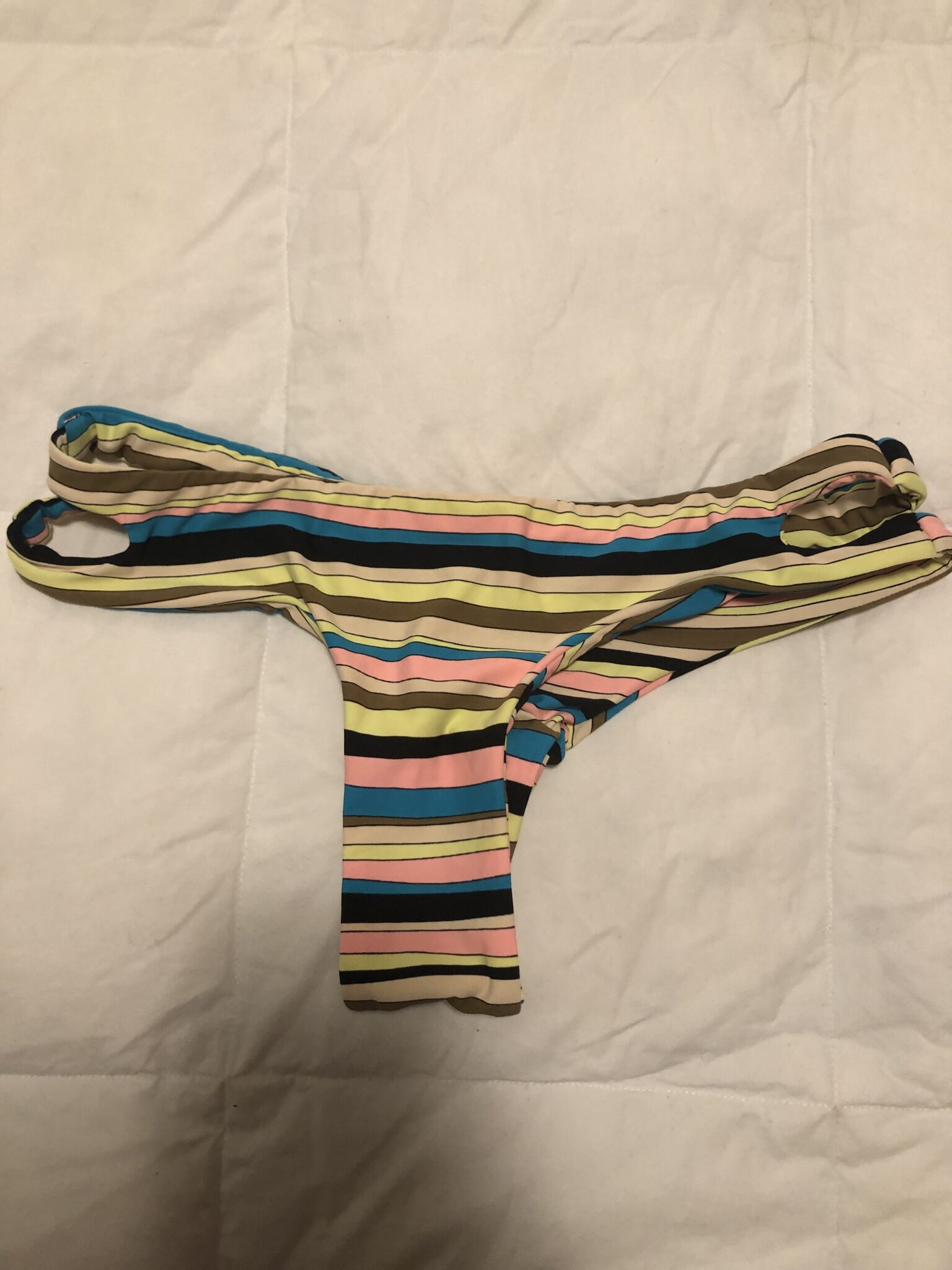 Featured image for Culotte volcom neuve « très petit large »