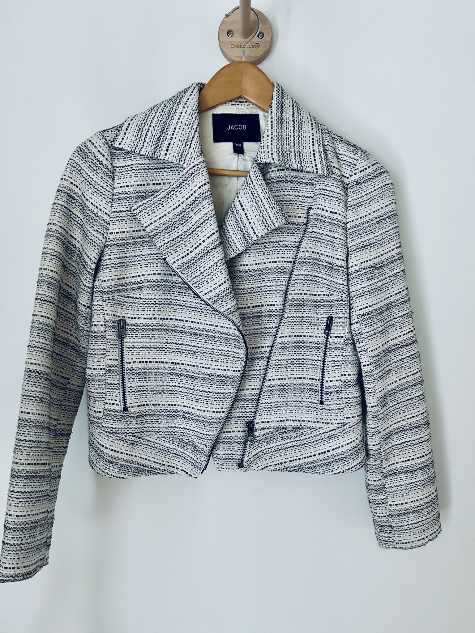 Featured image for Short tweed jacket