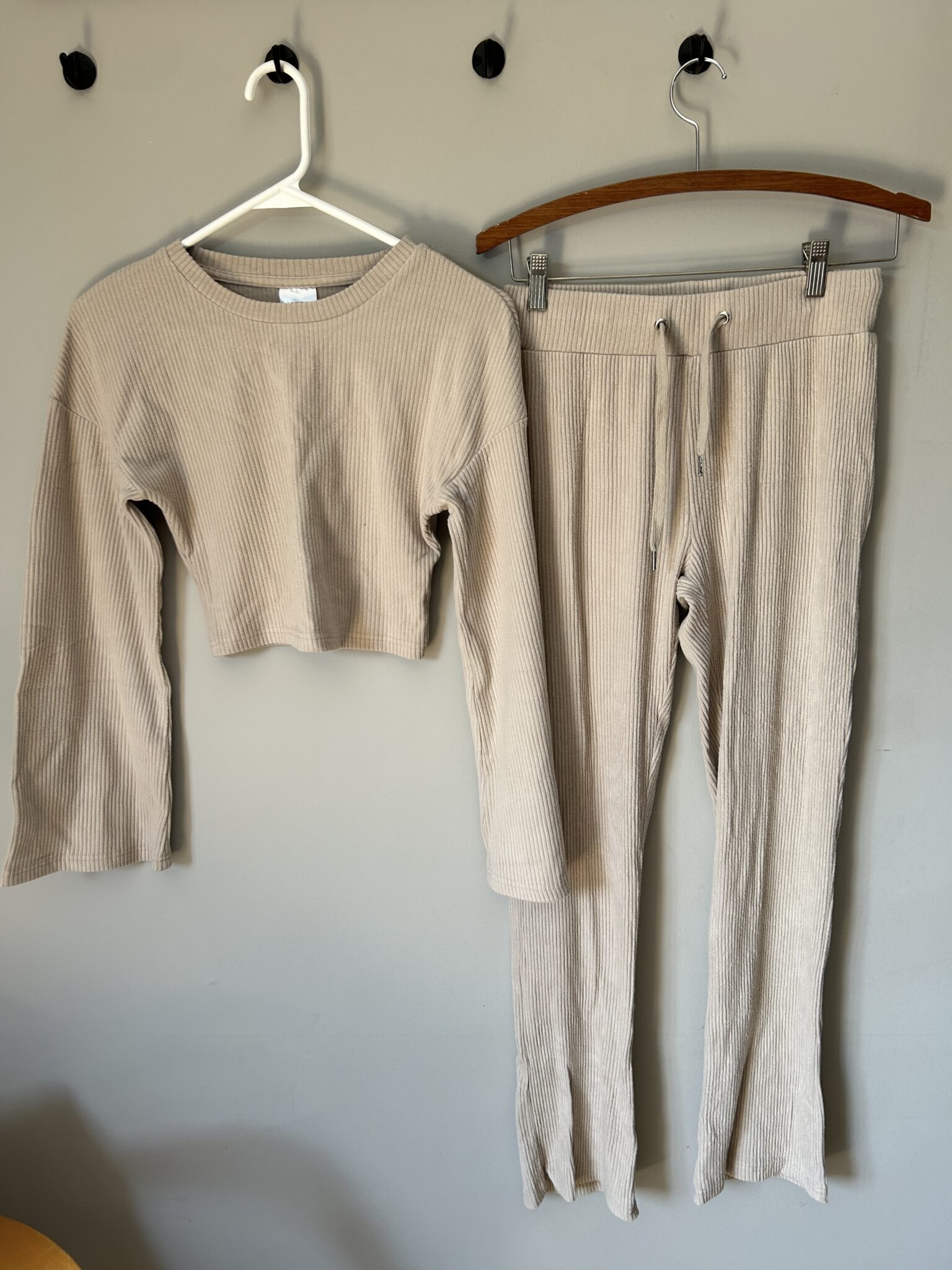 Featured image for Ensemble Flow loungewear beige