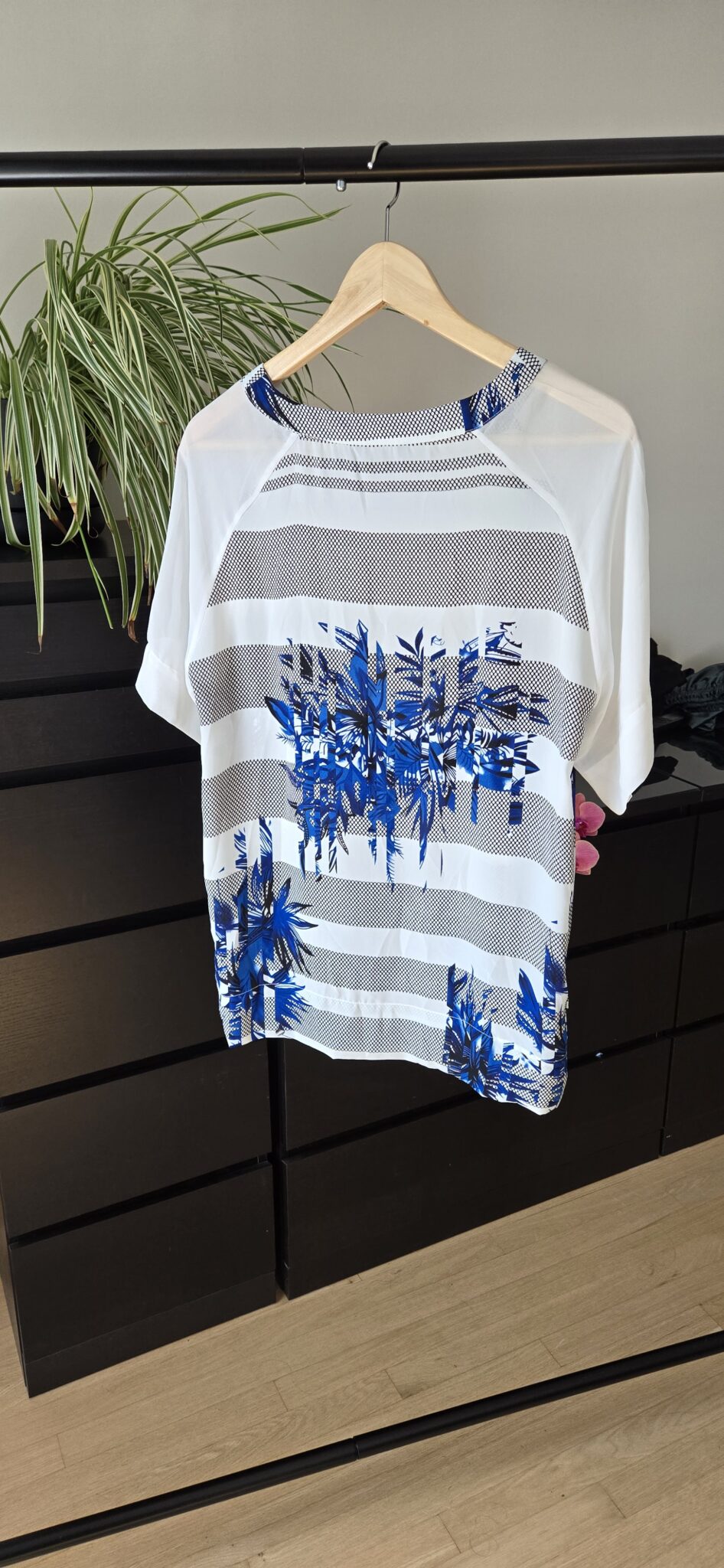 Image for Blouse Blanche - Motifs bleus et noirs