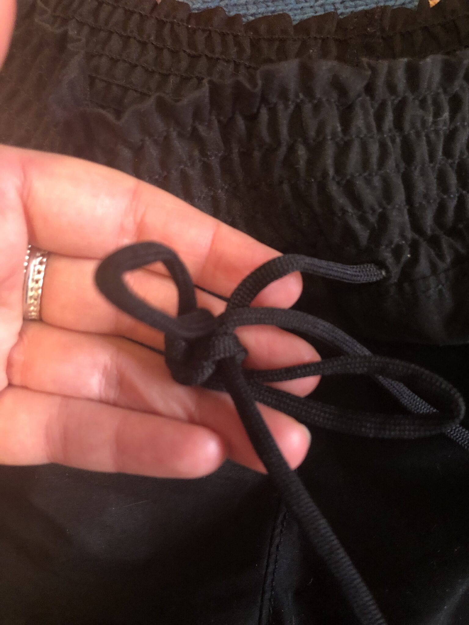 Image for Médium, Short court noir taille régulière (mi-basse) 🌞