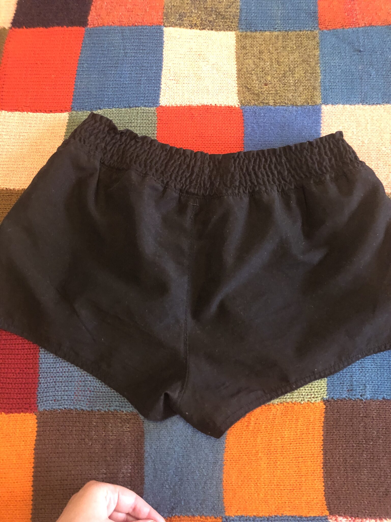 Image for Médium, Short court noir taille régulière (mi-basse) 🌞