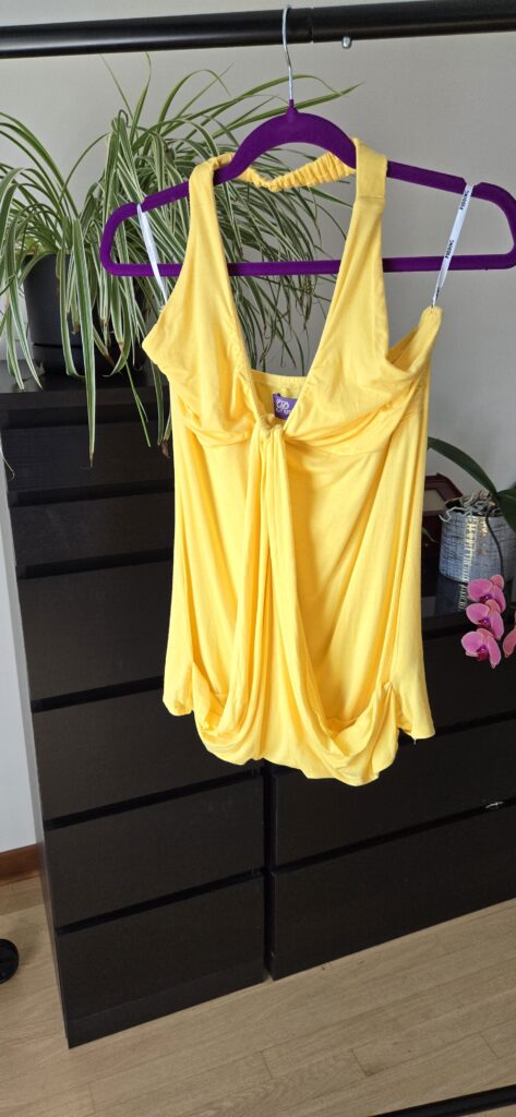Featured image for Camisole Jaune, bretelle au cou et noeud avant
