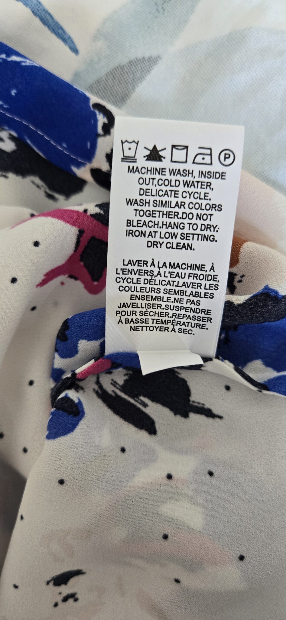 Image for Blouse blanche sans manche - Motif de fleurs bleues et roses