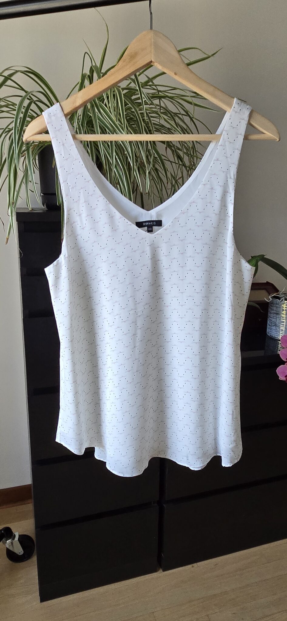 Featured image for Camisole blanche doublée à motifs abstraits