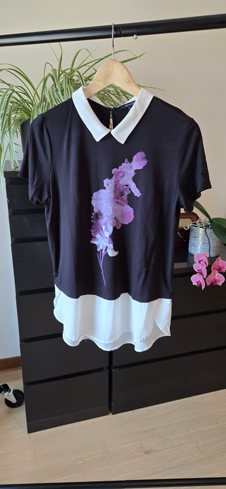 Featured image for T-Shirt bleu marine avec col et bas de chemise