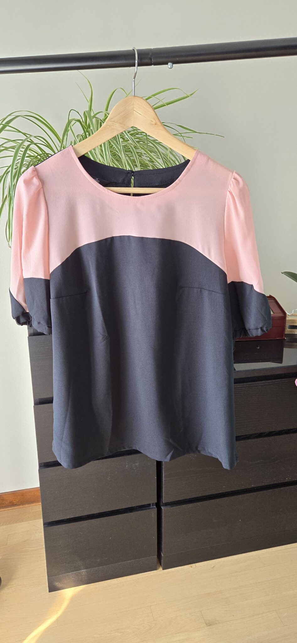Featured image for Blouse Noir et Rose