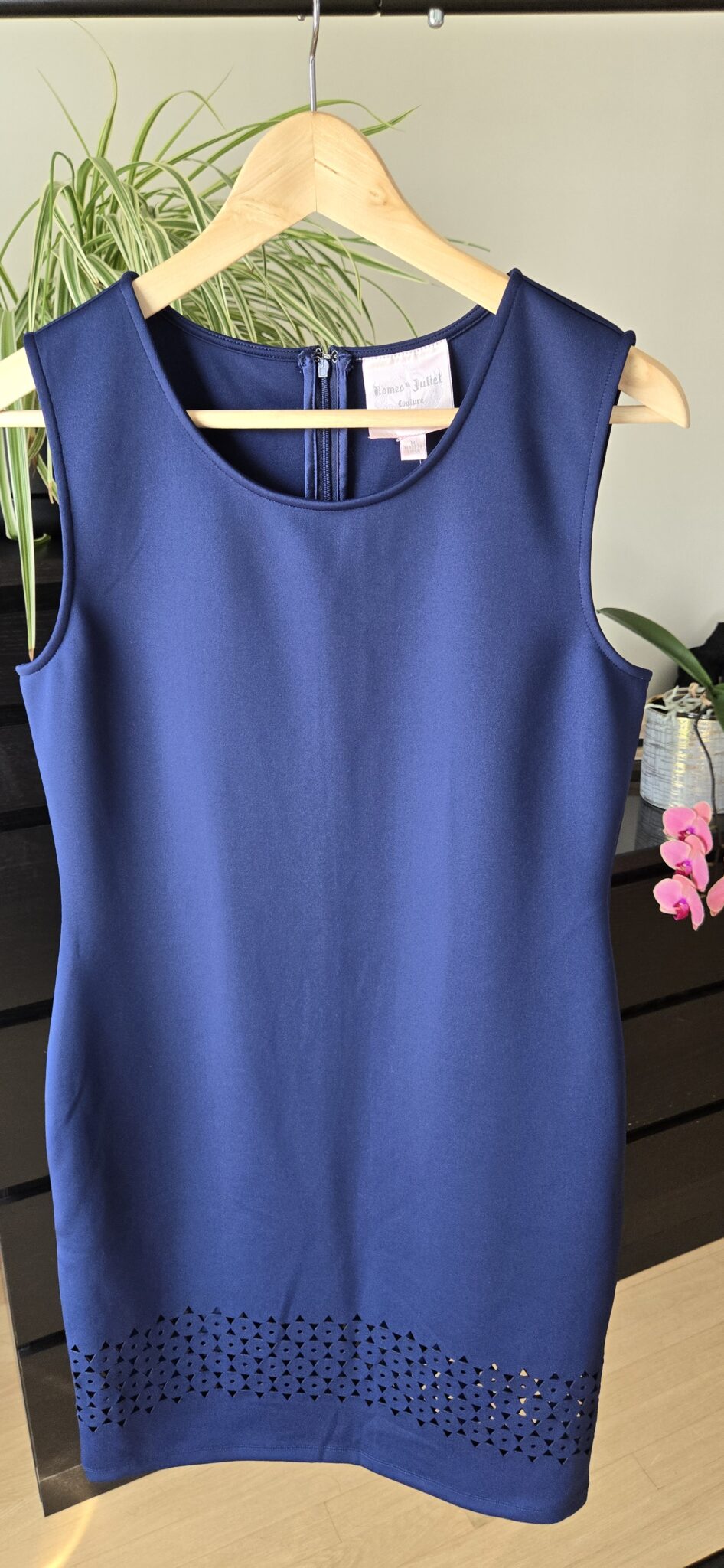 Featured image for Robe bleu foncé - Romeo and Juliet Couture