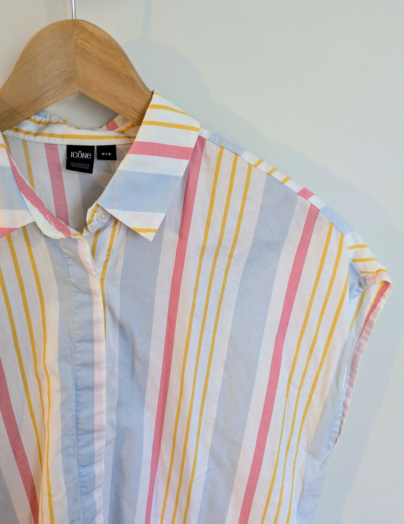 Featured image for Sleeveless shirt - Icône