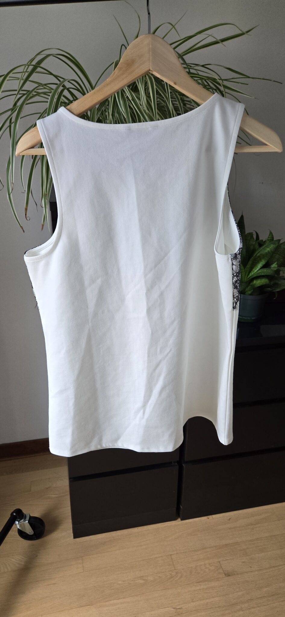 Image for Chandail blanc sans manche, tissu épais