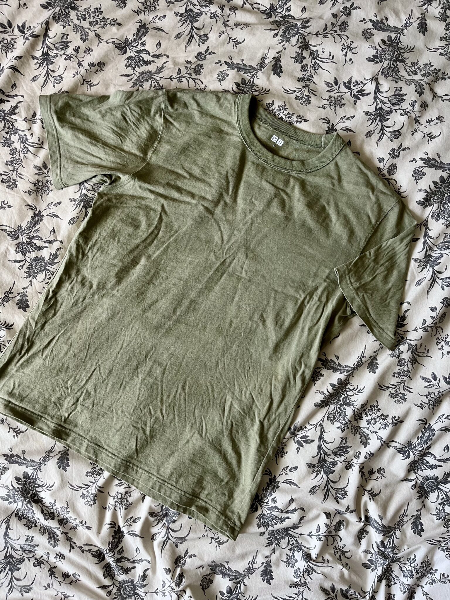 Featured image for Unisex T-shirt 100% green cotton UNIQLO (M)