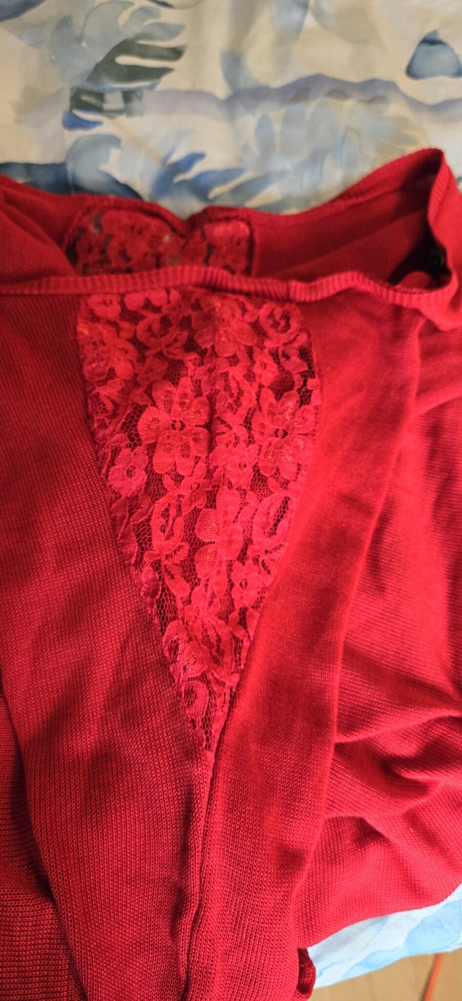 Image for Chandail Rouge - haut des manches en dantelle