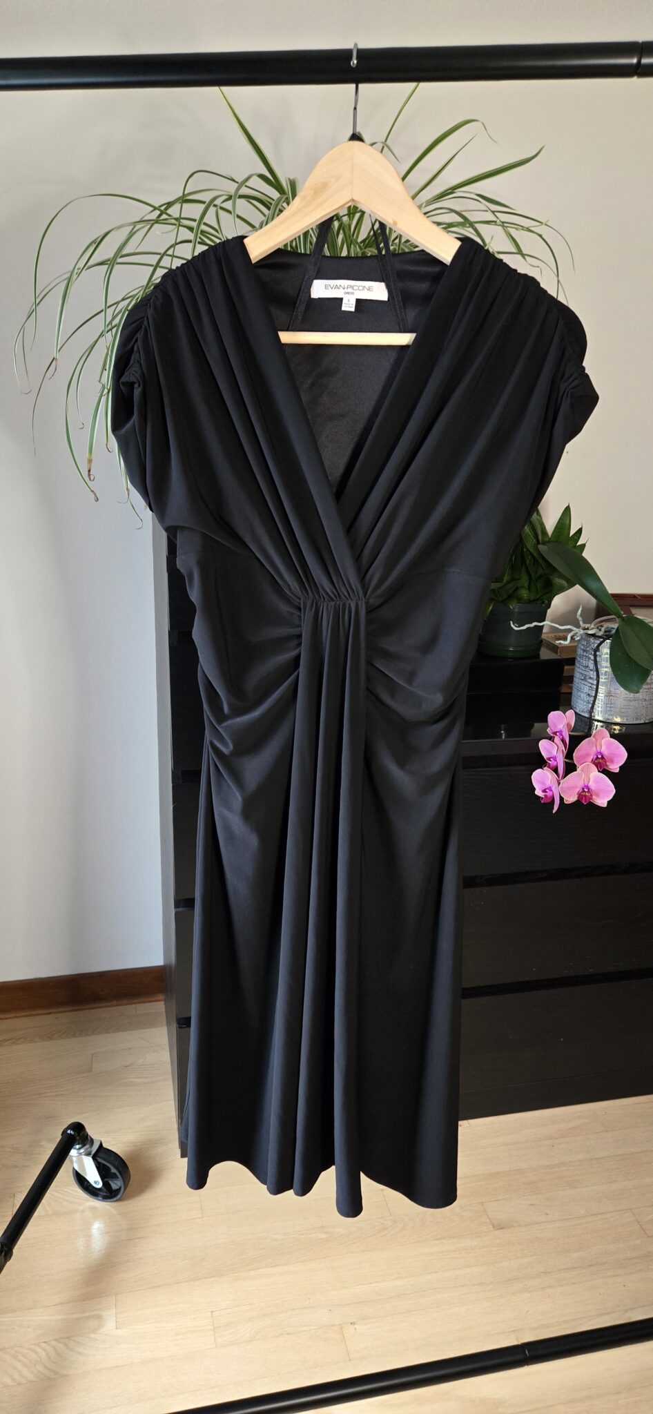 Featured image for Robe Noire