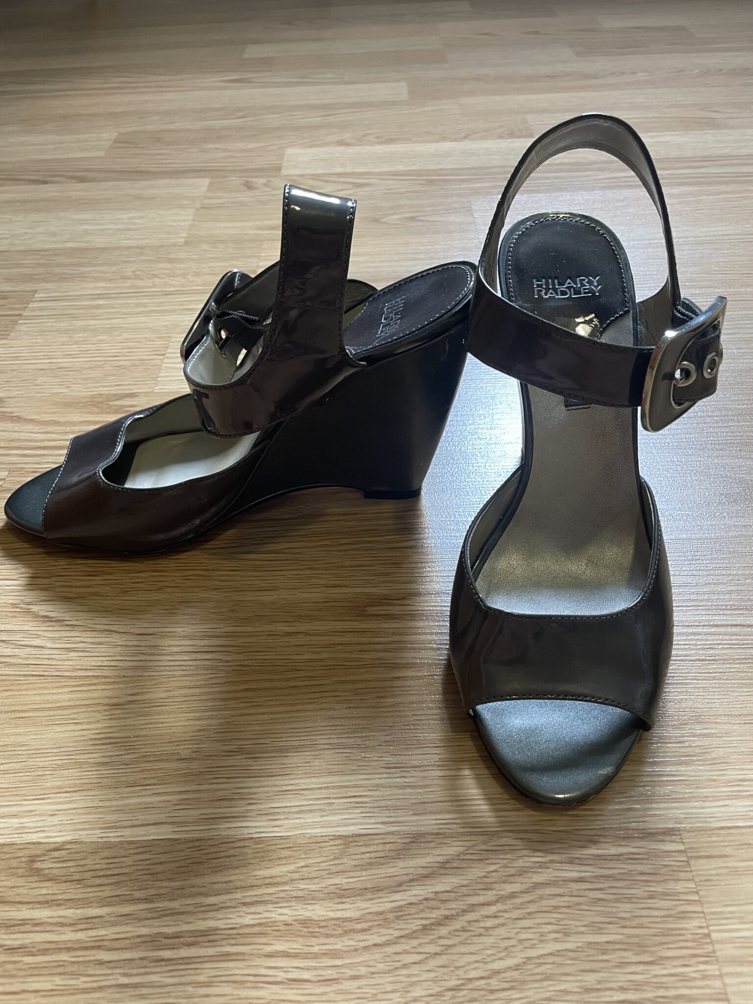 Featured image for Talon haut Hilary Radley en cuir gris