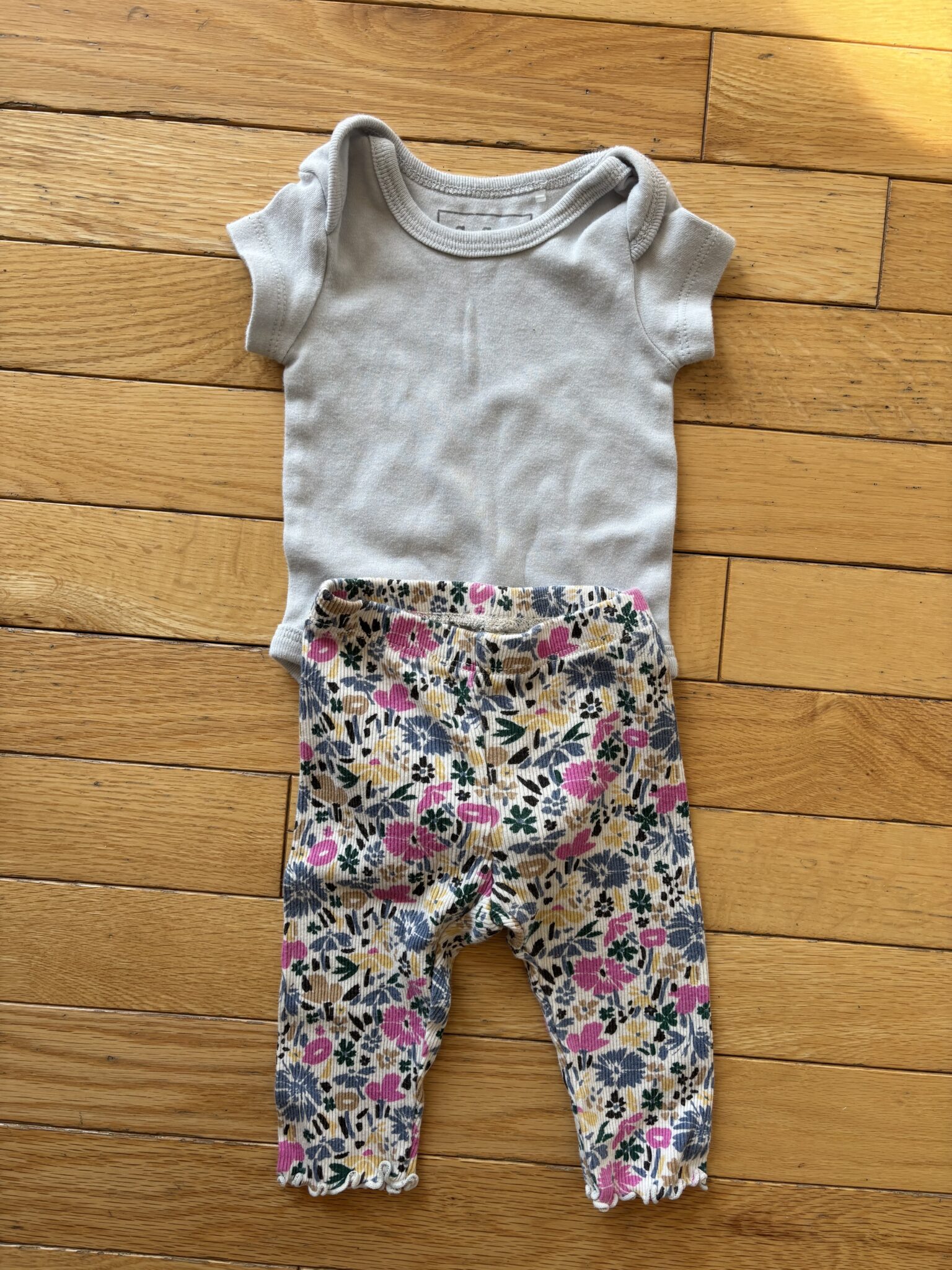 Featured image for Floral trousers 0-3 months