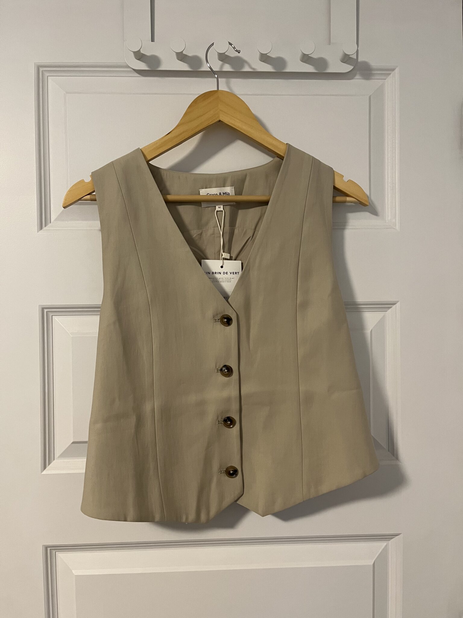 Featured image for Gilet neuf - Mathieu beige de Grace et Mila