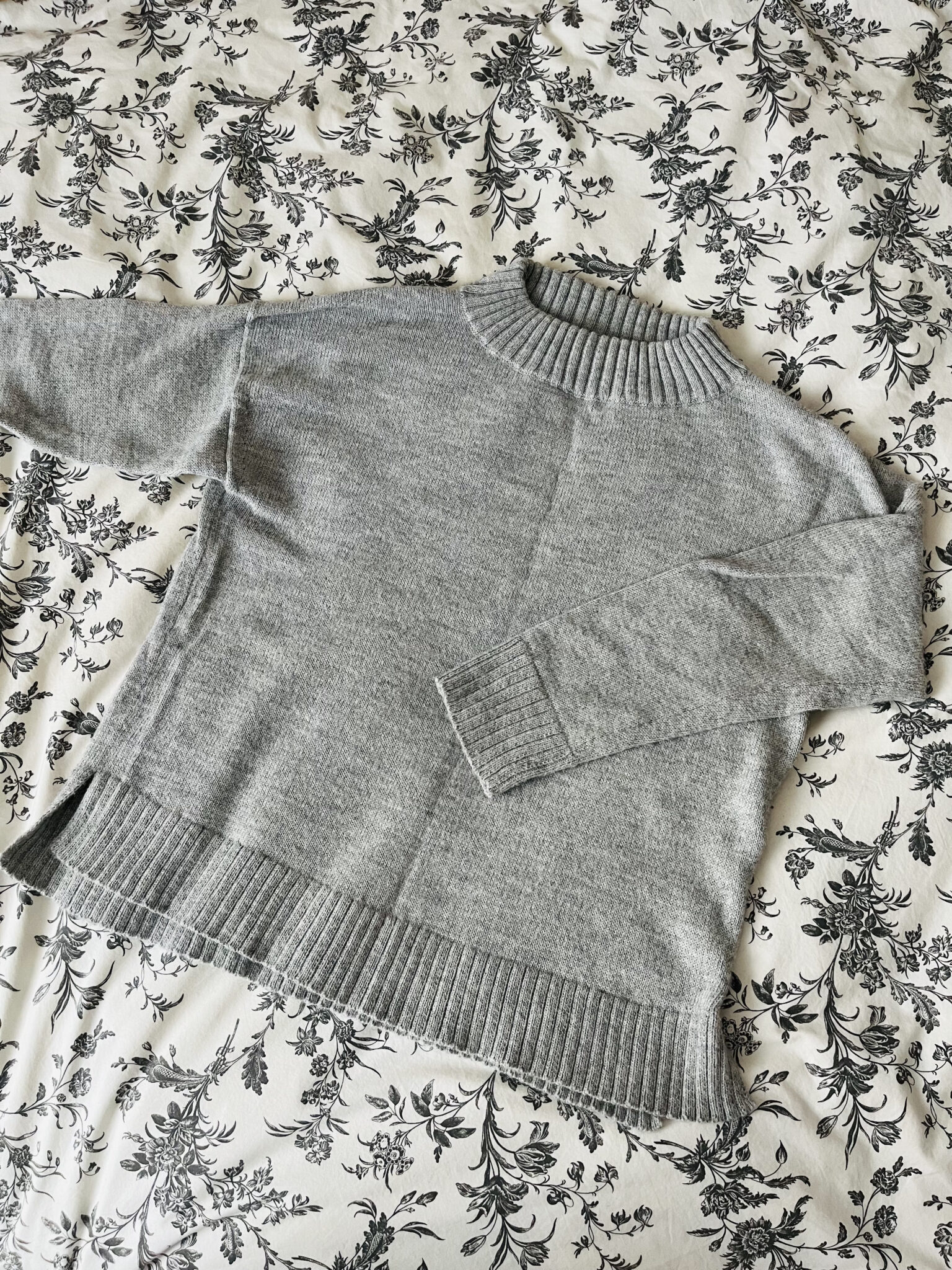 Featured image for TRADLANDS grey knitted mockneck jumper (M)