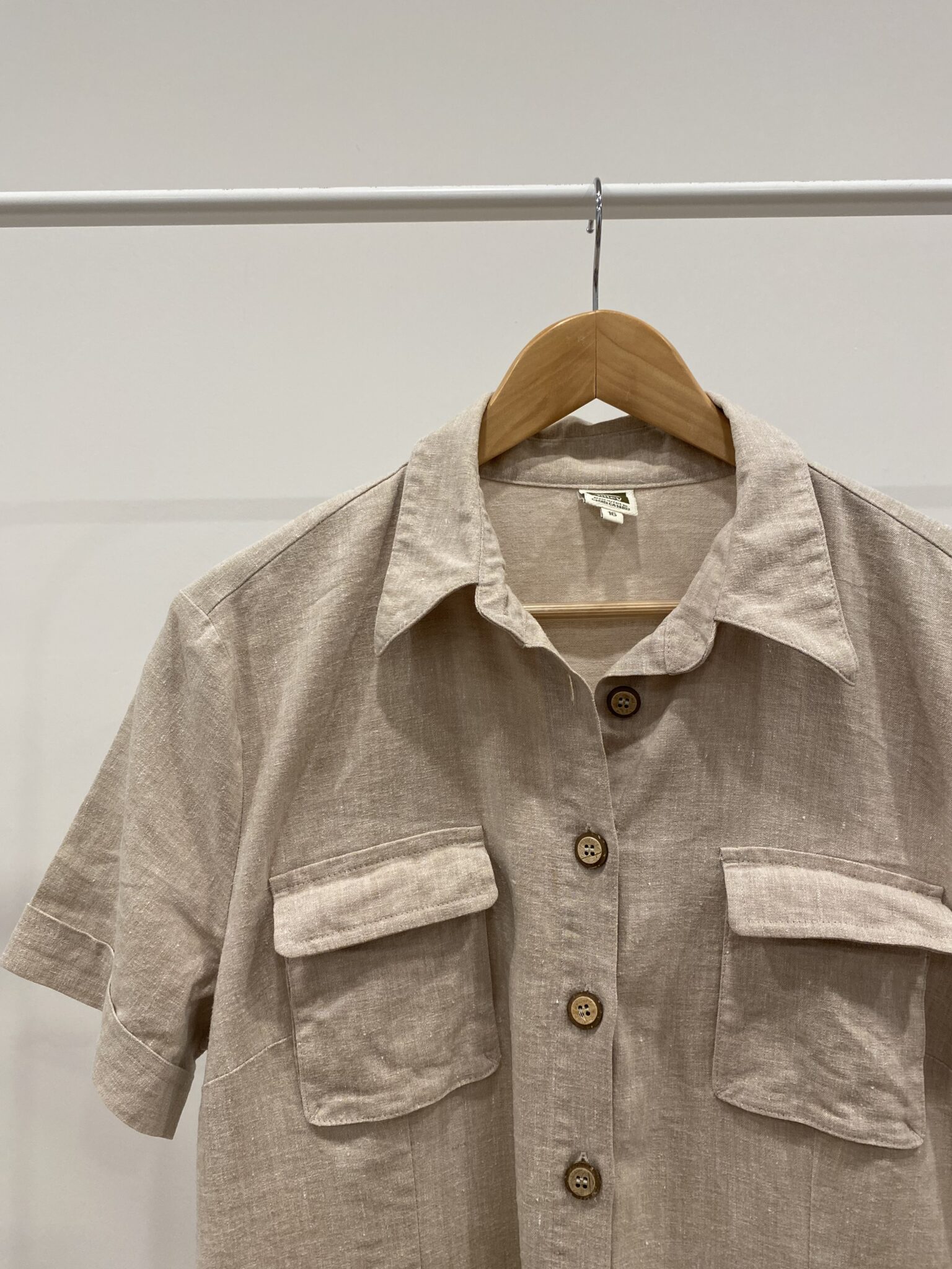 Image for Robe beige faite au Canada