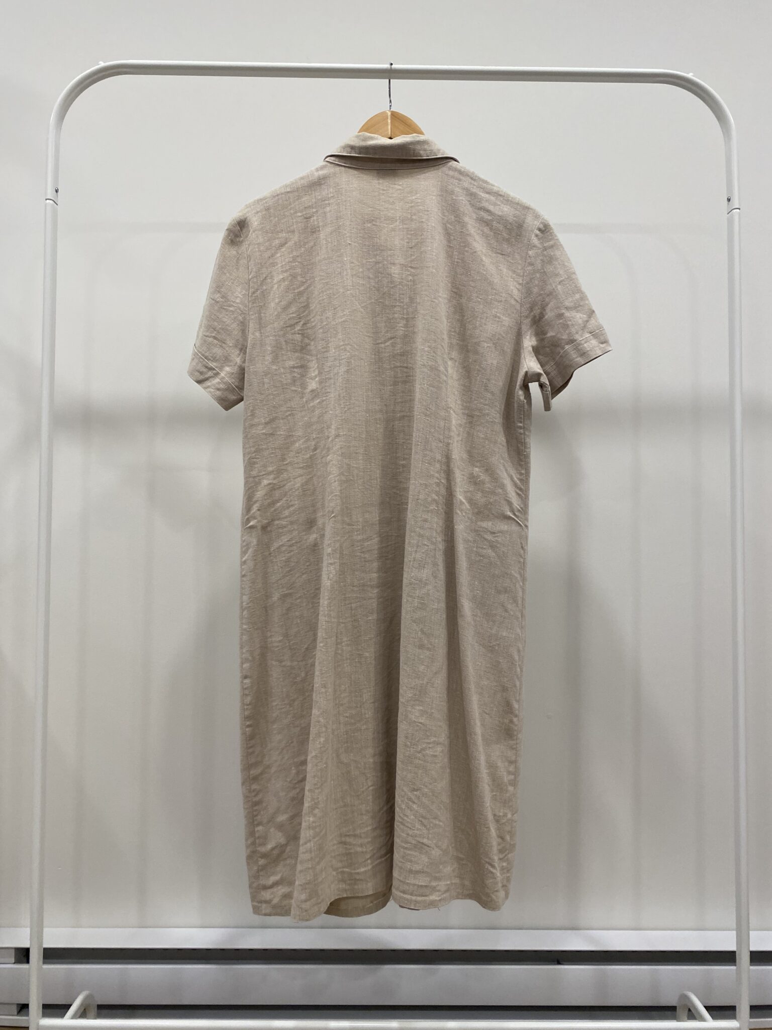 Image for Robe beige faite au Canada