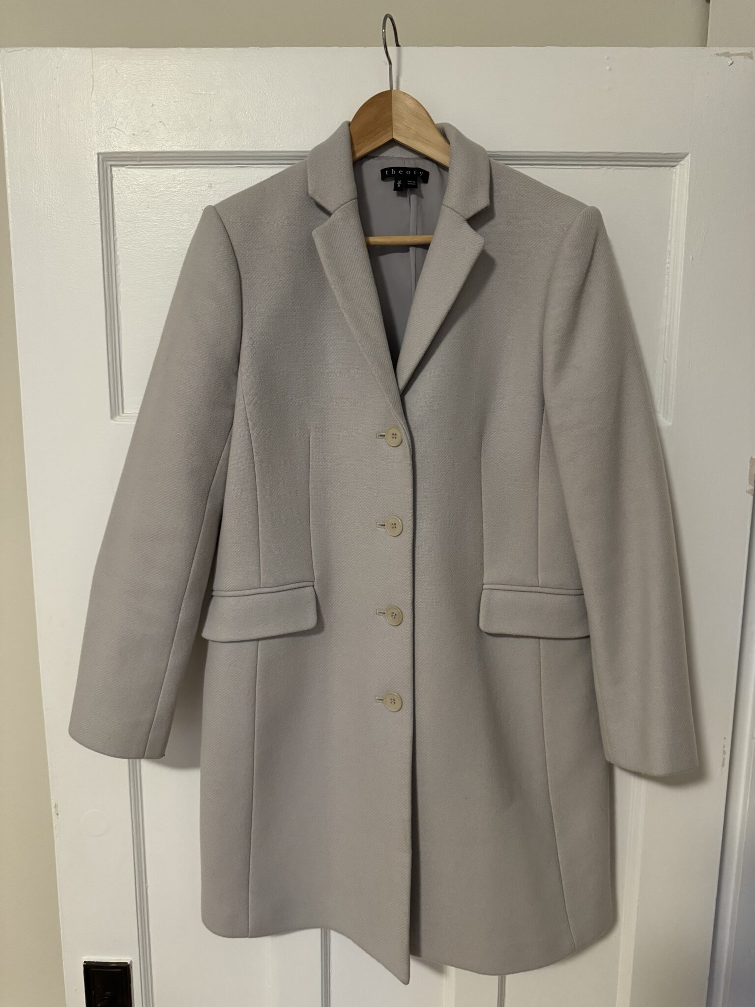 Featured image for Manteau en laine gris Theory