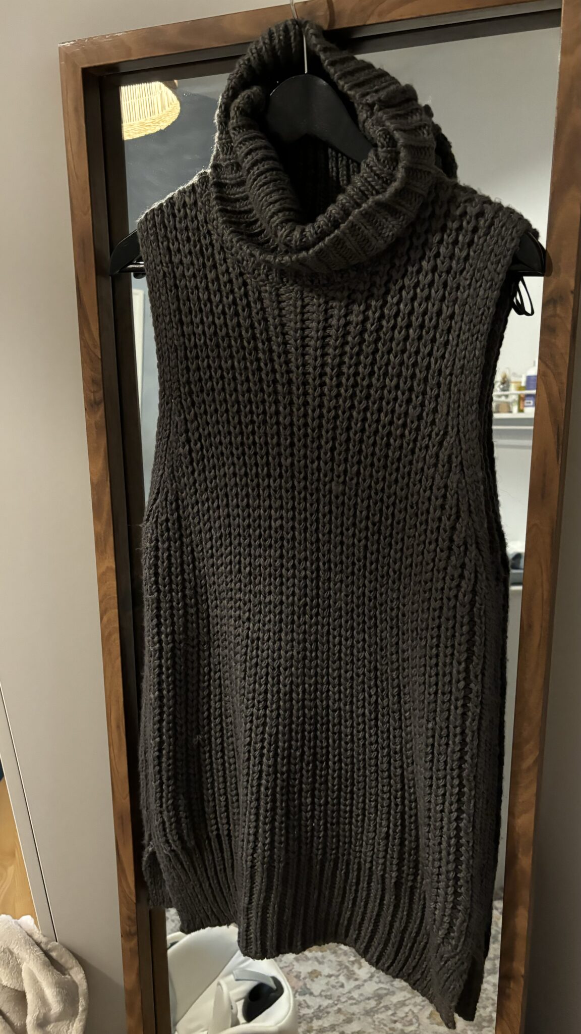Featured image for Veste en tricot grise foncée