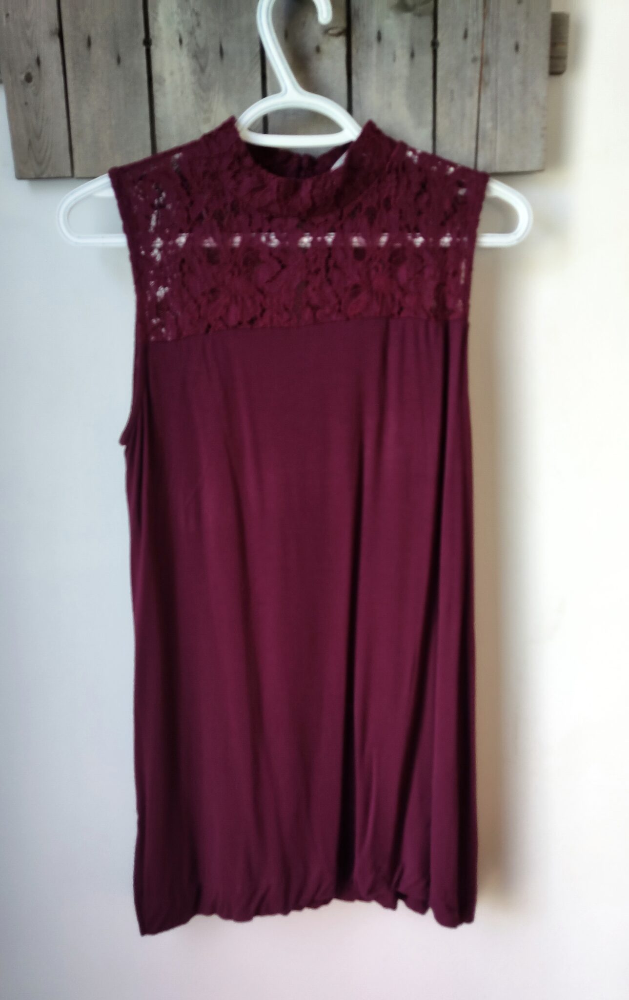 Featured image for Camisole Contemporaine