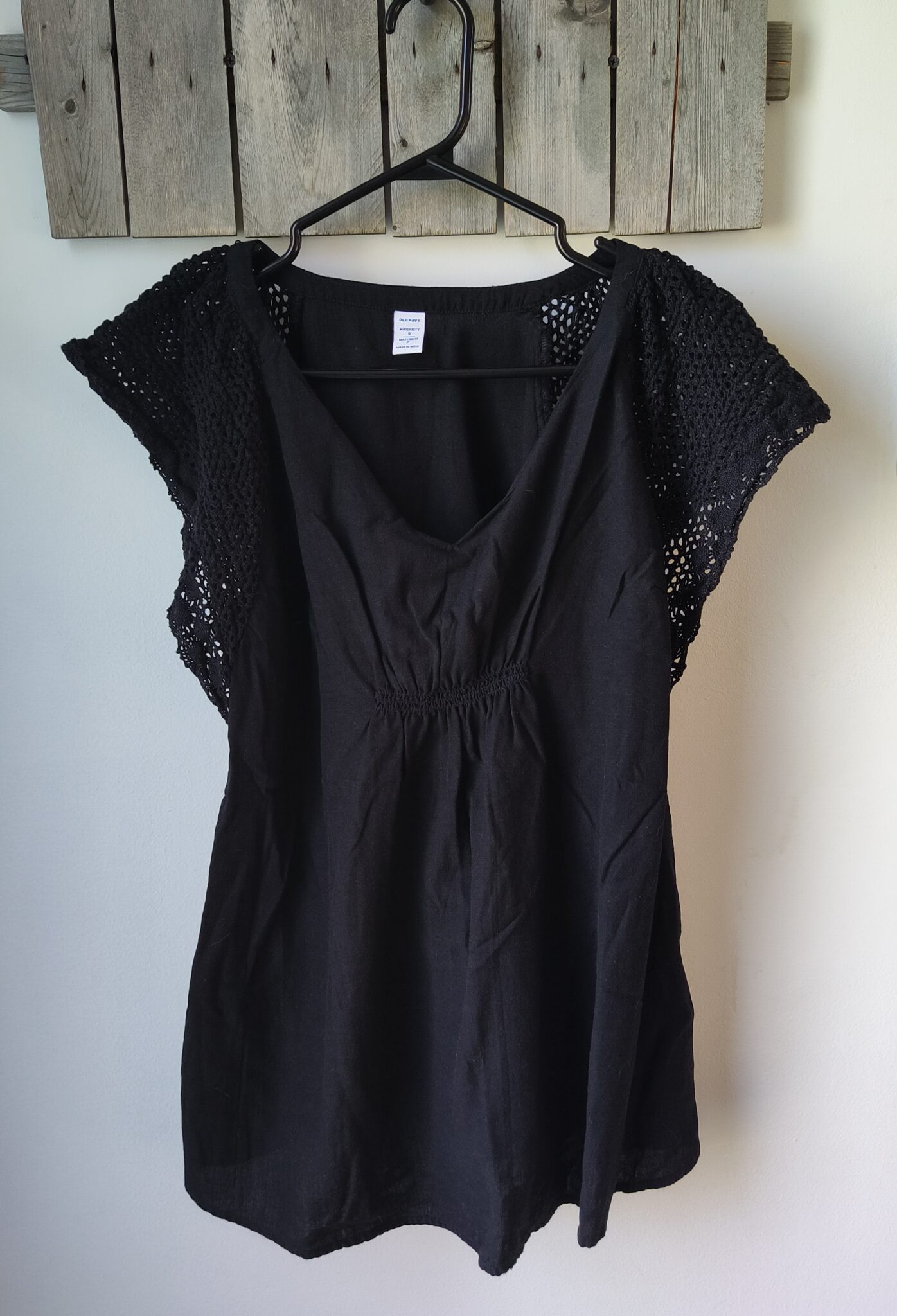 Featured image for Chandail de maternité neuf