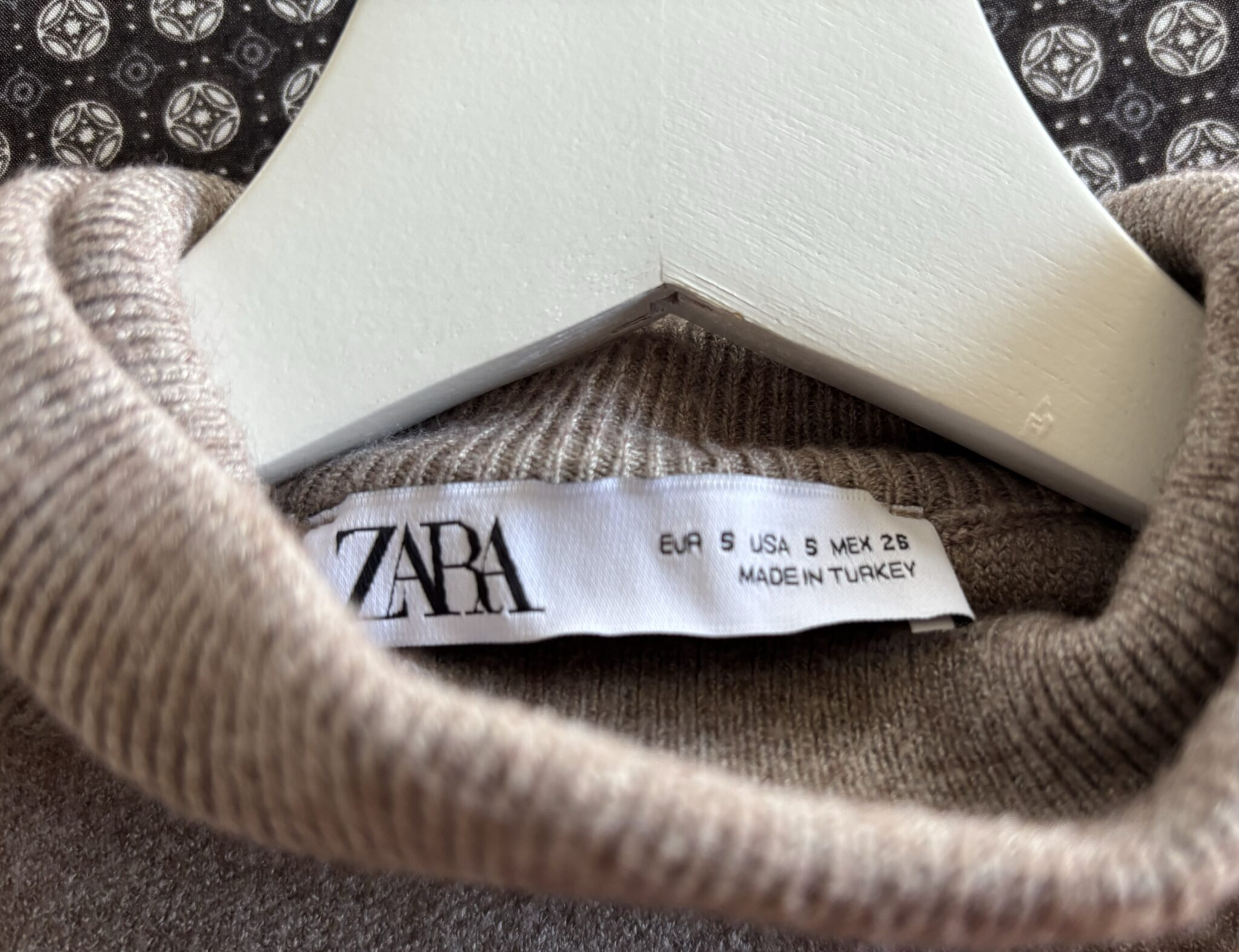 Image for Pull Zara