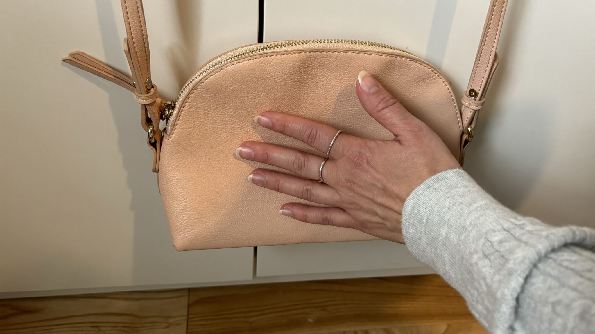 Image for Sac bandouillère rose pale