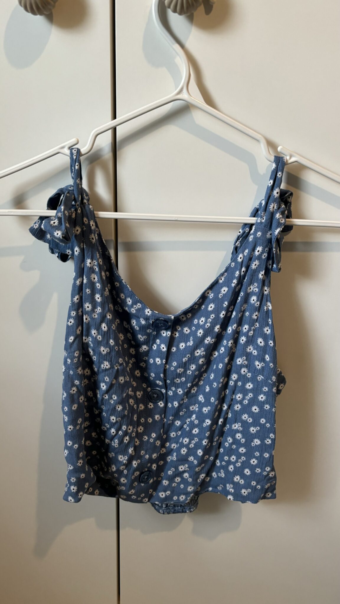 Featured image for Crop top fleuri bleu