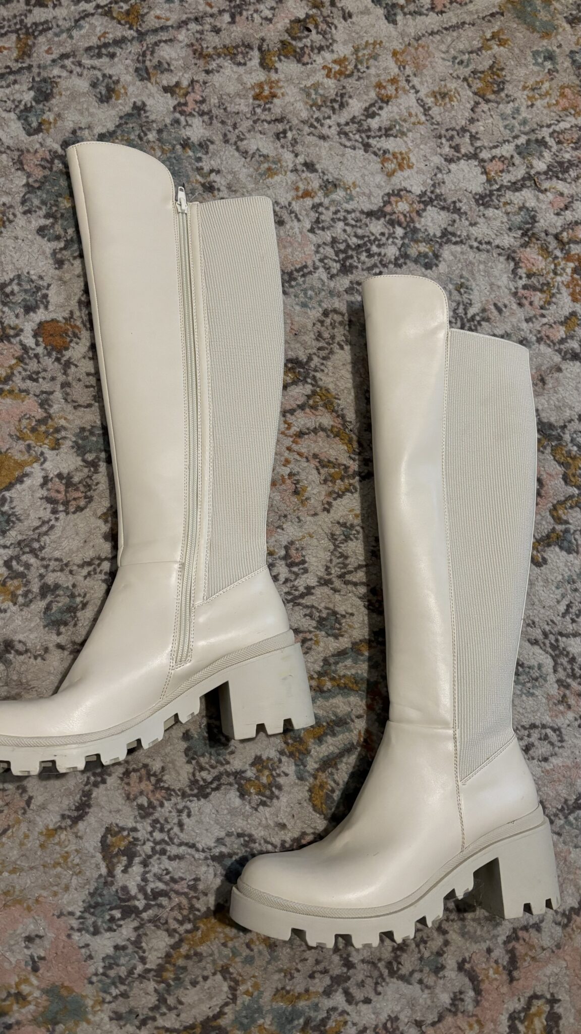 Featured image for Bottes haut off-white