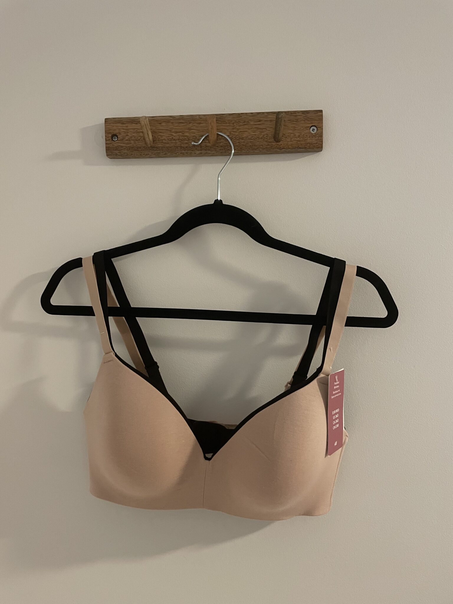 Featured image for 2 bras