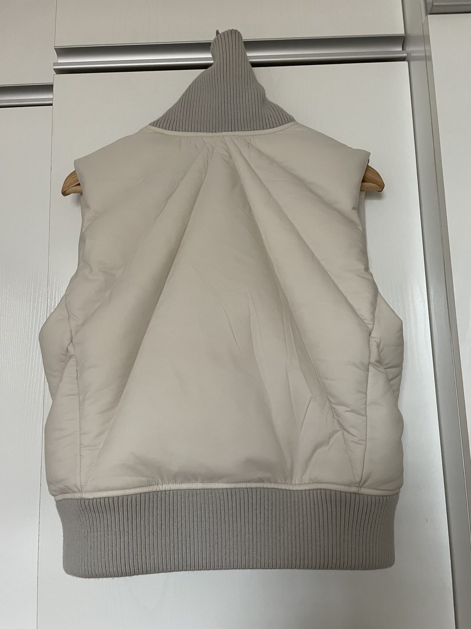 Image for Sleeveless jacket