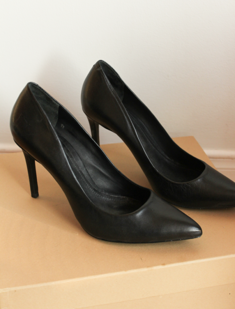 Featured image for Cosmoparis pumps