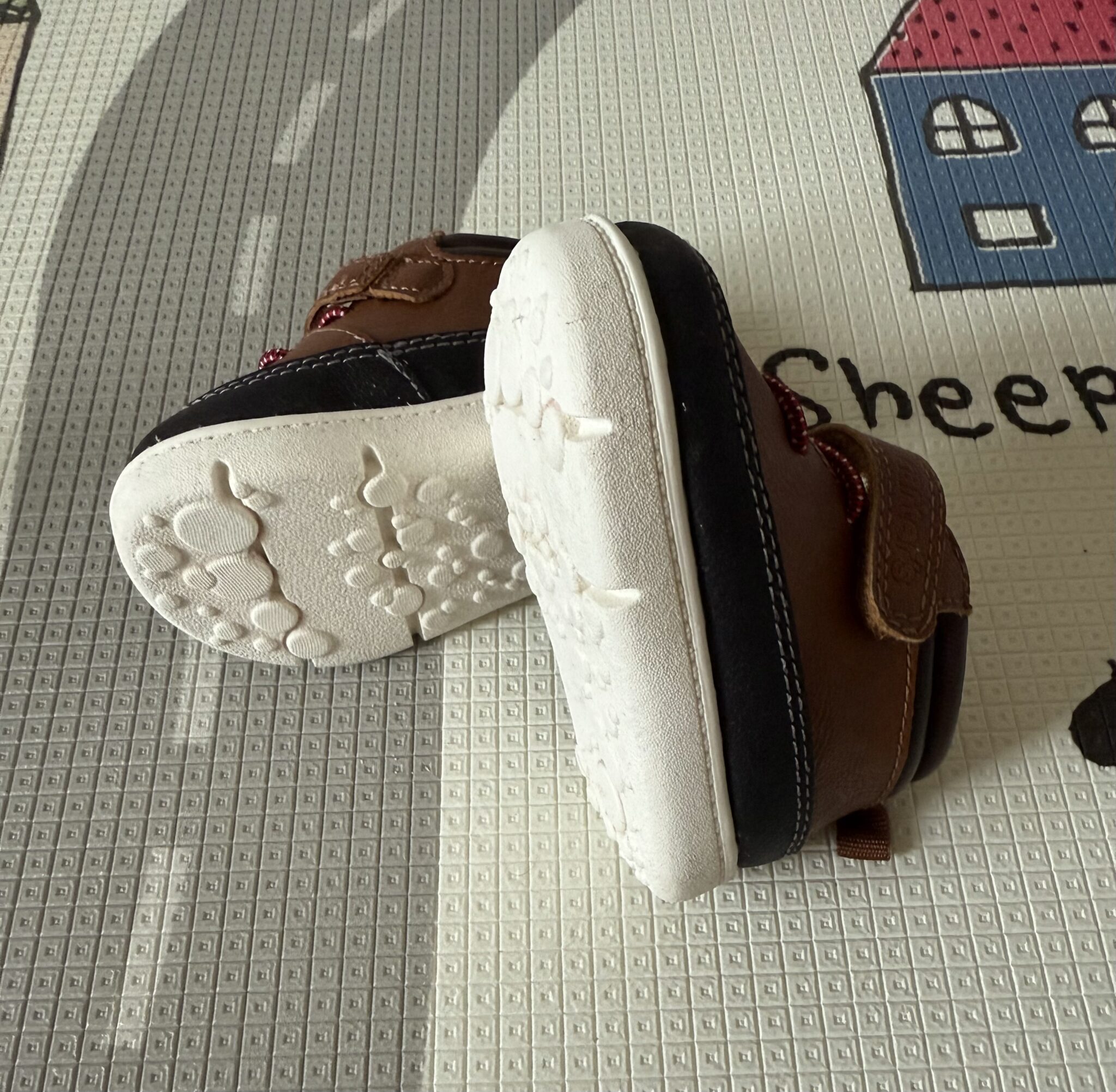Image for Souliers Carter’s bébé