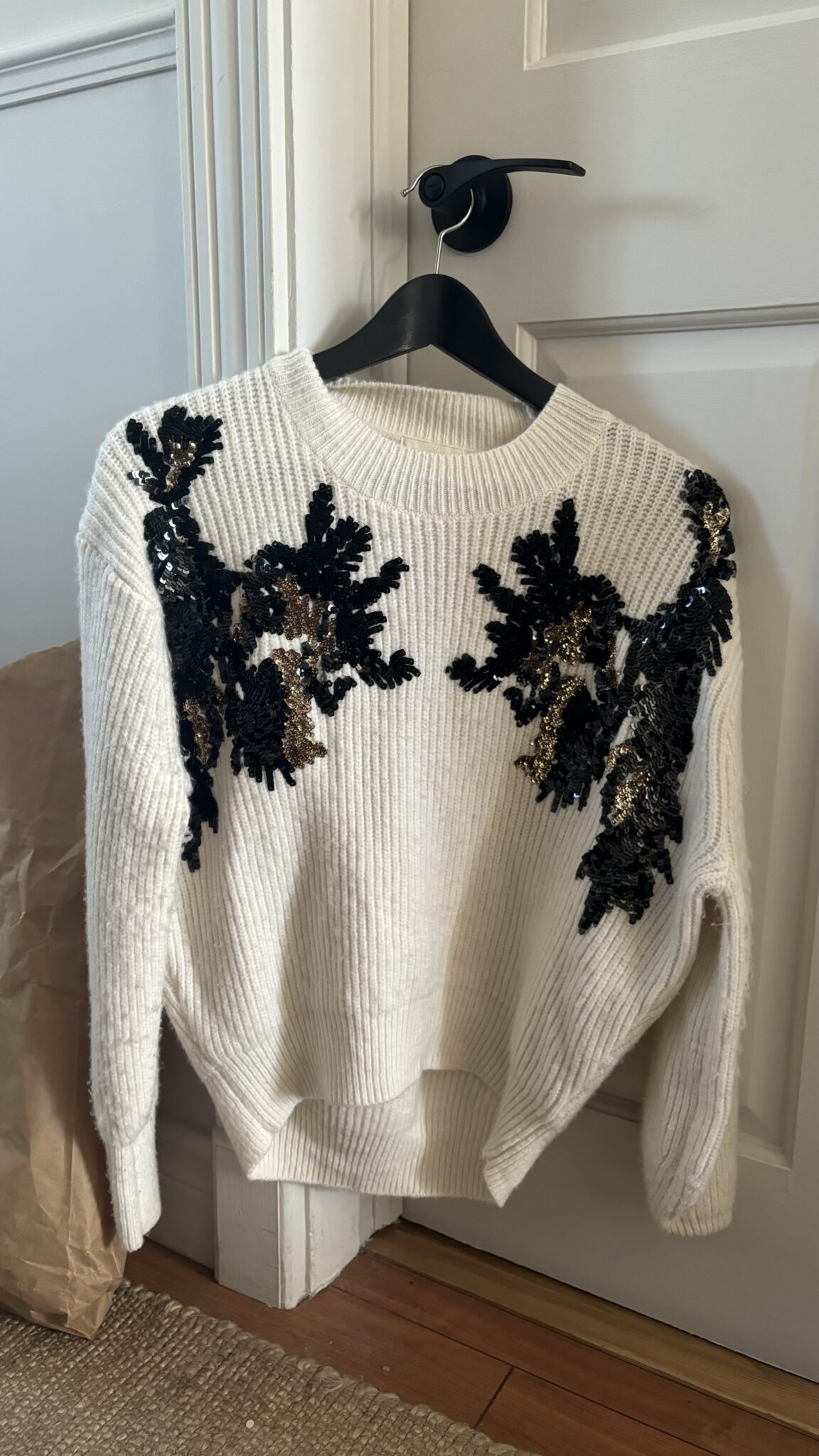 Featured image for Pull avec ornements