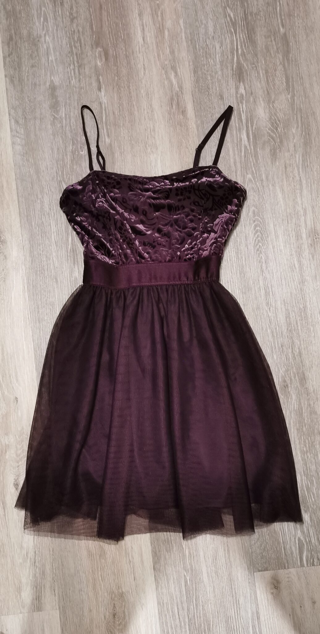Featured image for Robe en tule et en velour