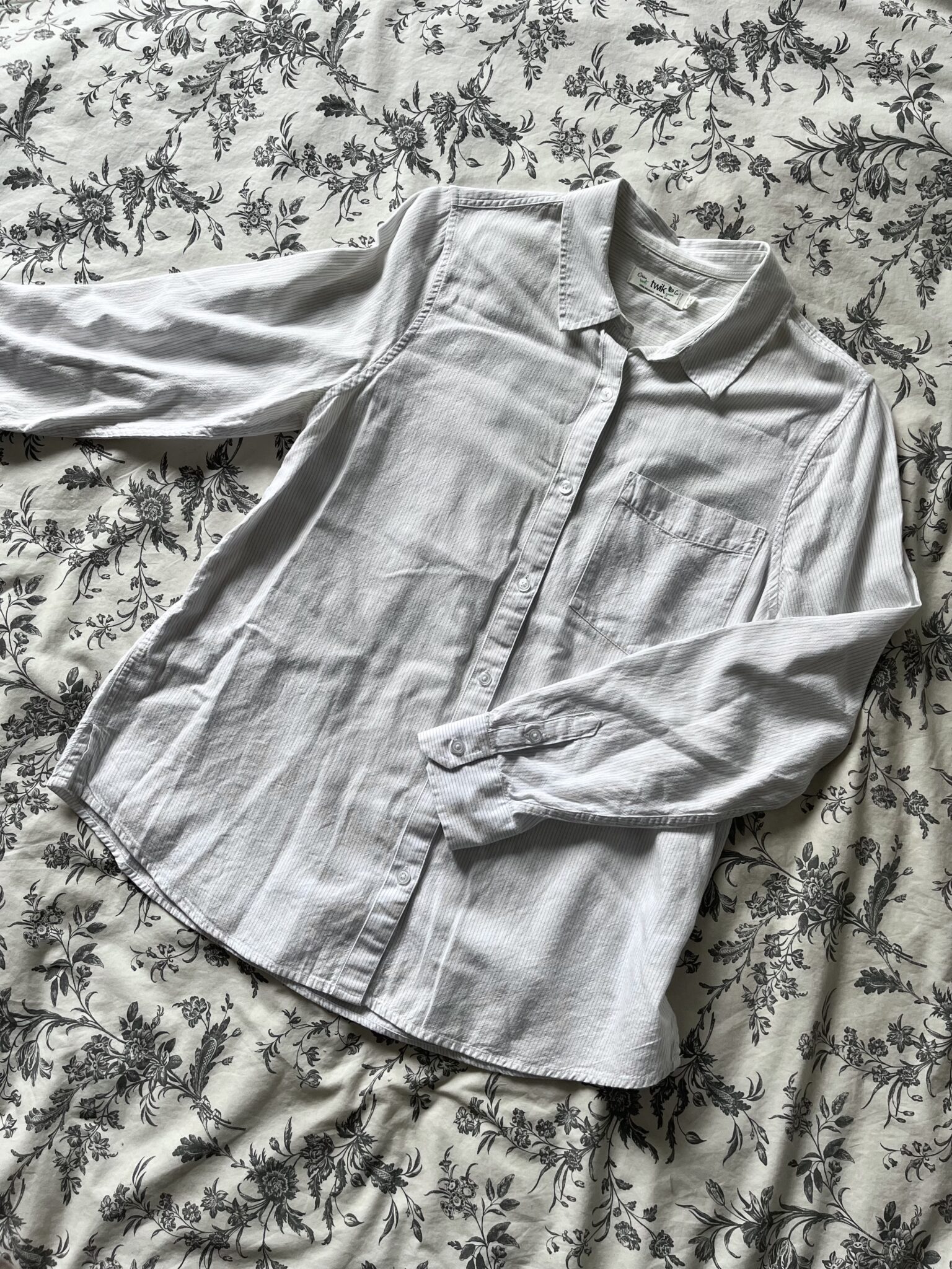 Featured image for 100% organic cotton shirt with fine grey stripes TWIK (XL)