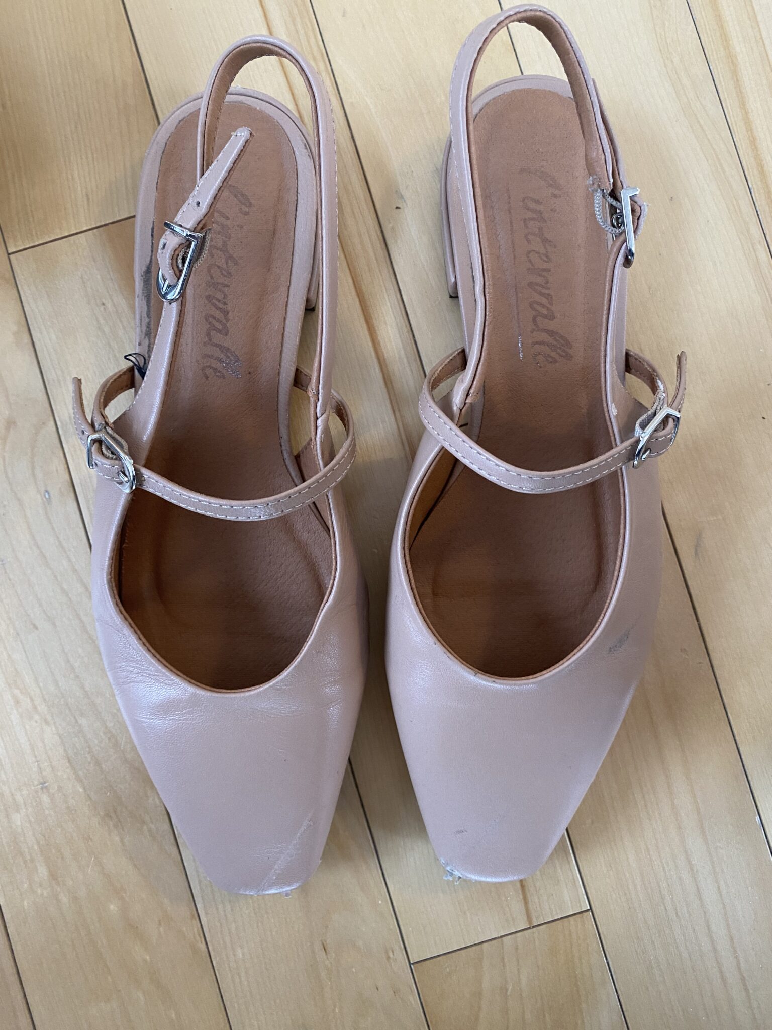 Featured image for Pink closed sandals l'Intervalle