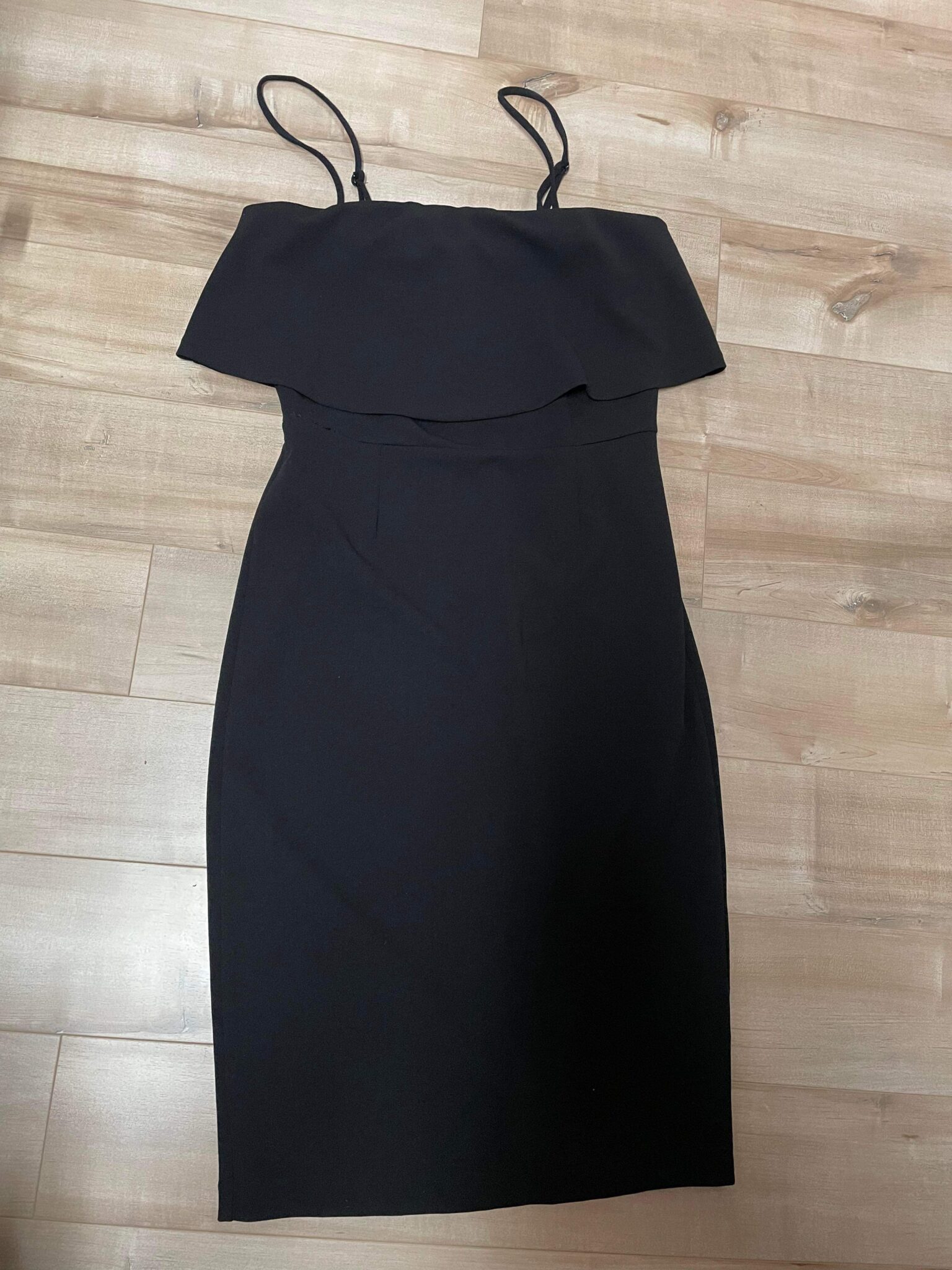 Featured image for Dynamite Small chic black dress
