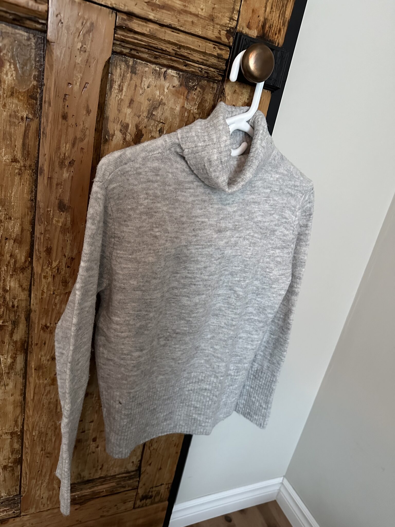 Featured image for Pull gris pâle Medium