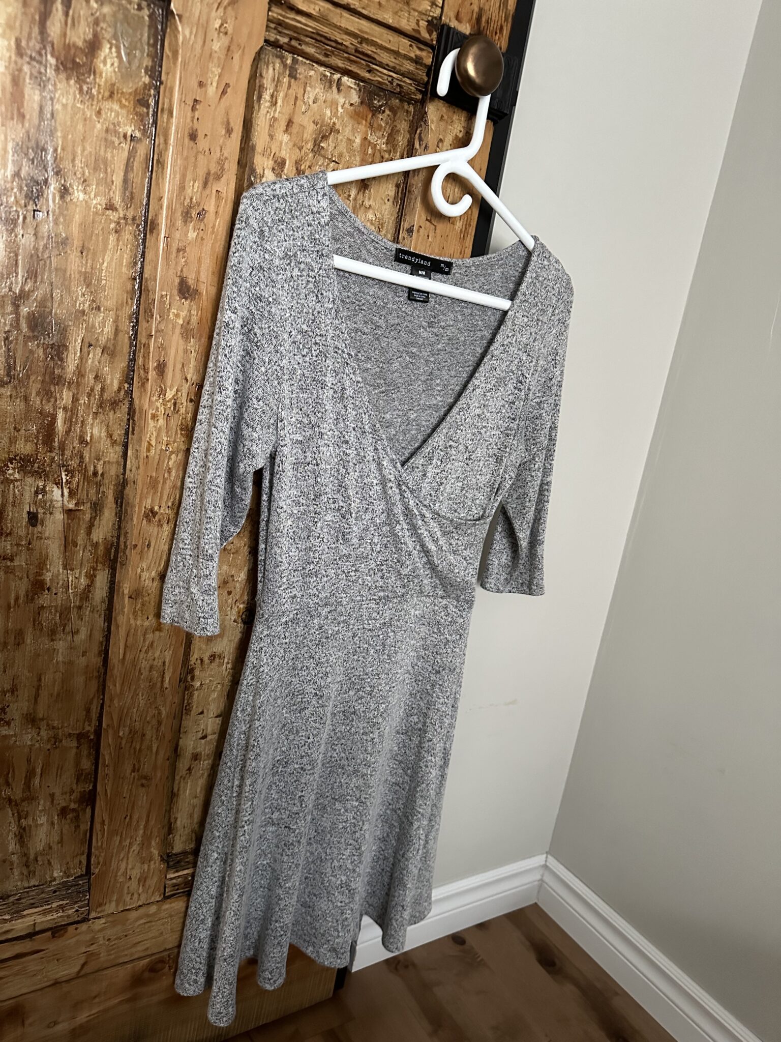 Featured image for Robe soirée ton de gris Medium