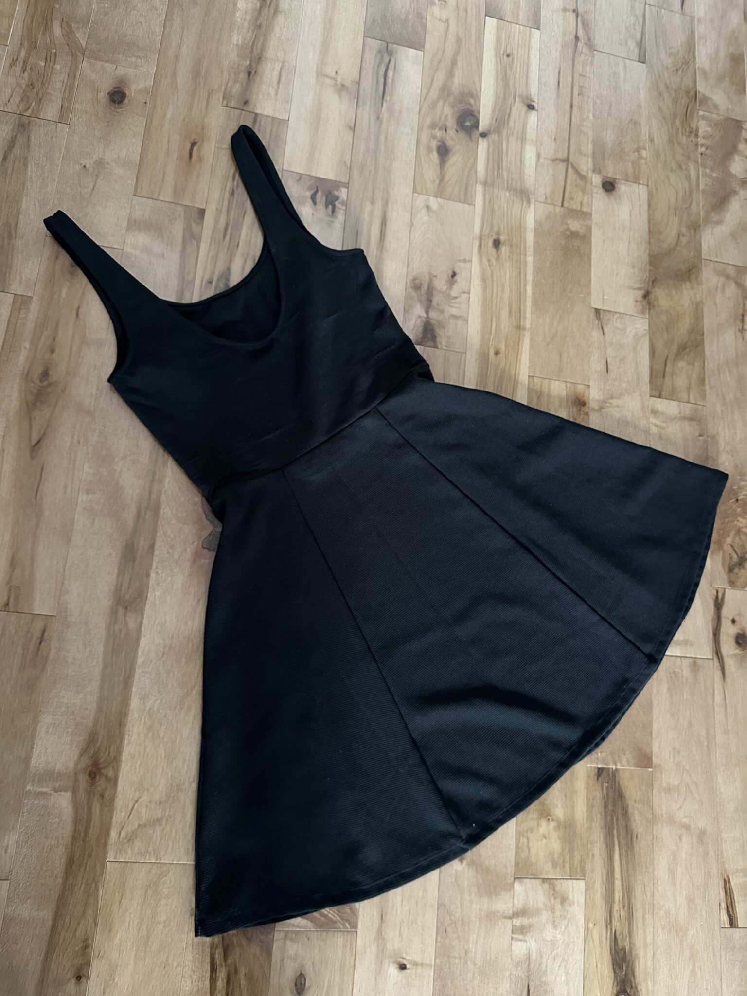Image for Robe noire small