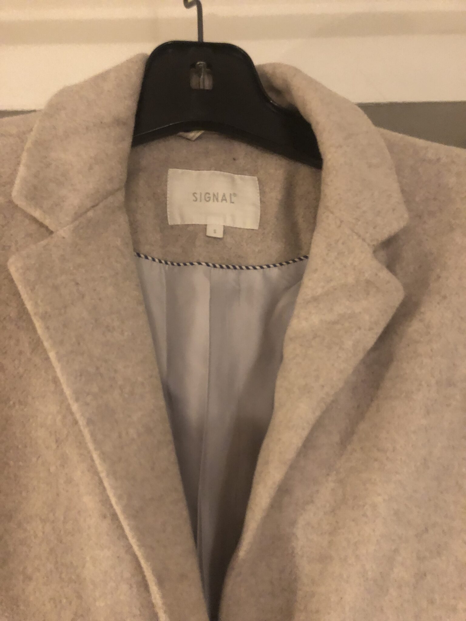 Featured image for Signal marque anglaise Laine manteau long et chic