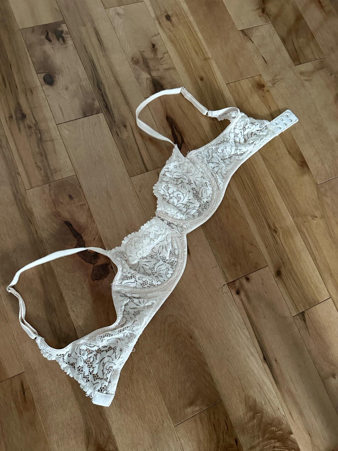 Featured image for Soutien-gorge rose pâle jamais porté 32C (Small)