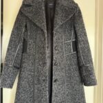 Thumbnail for Elegant mid-length fitted coat in wool